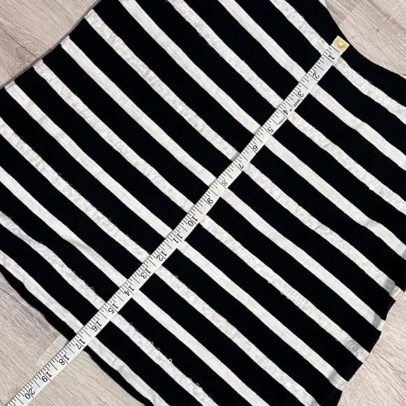 Banana Republic Black & White Sequined Tank Top Size Large - Picture 11 of 12